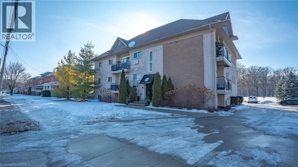 36 WILLOW STREET, Paris, Ontario N3L 2K6, Canada