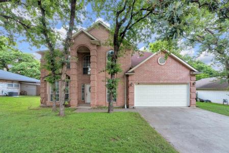 2119 Twin Elms Drive, Arlington, Texas 76012, USA