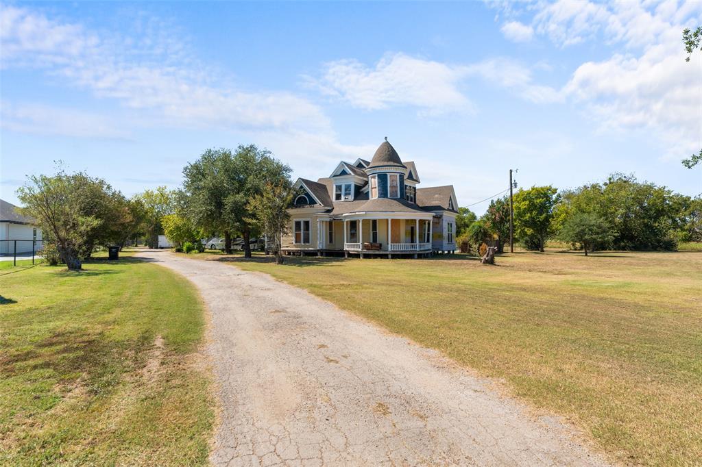 1724 Zagota Crossing Road, Terrell, Texas 75161