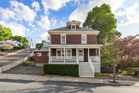 83 Dartmouth Street, Everett, Massachusetts 02149, USA