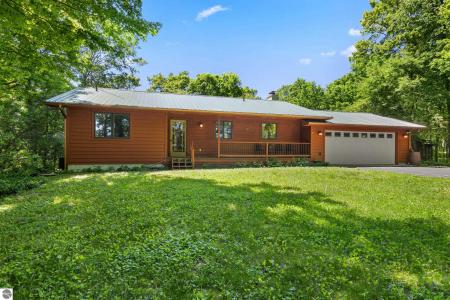 2160 S Maple Valley Road, Suttons Bay, Michigan 49682, Estados Unidos