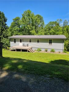 324 Barr Rd, Natrona Heights, Pennsylvania 15065, USA