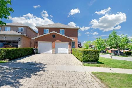 543 QUEENS DRIVE, Toronto, Ontario M6L 1M9, Canada