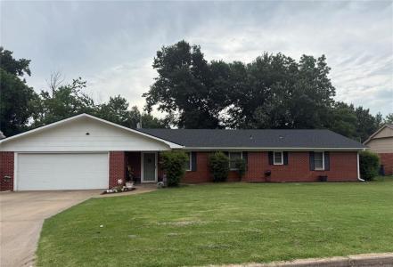1917 N Minnesota Avenue, Shawnee, Oklahoma 74804, USA