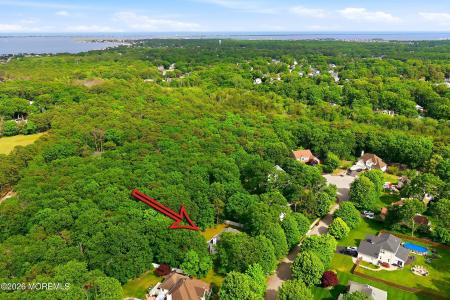 8 Country Woods Lane, Pine Beach, New Jersey 08741, USA