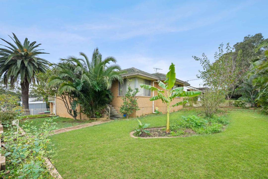 8 Sevenoaks Crescent, Bass Hill, NSW 2197, Austrália