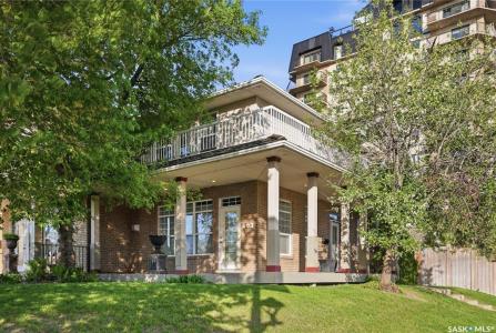 602 SASKATCHEWAN CRESCENT E, Saskatoon, Saskatchewan S7N 0K9, Canadá