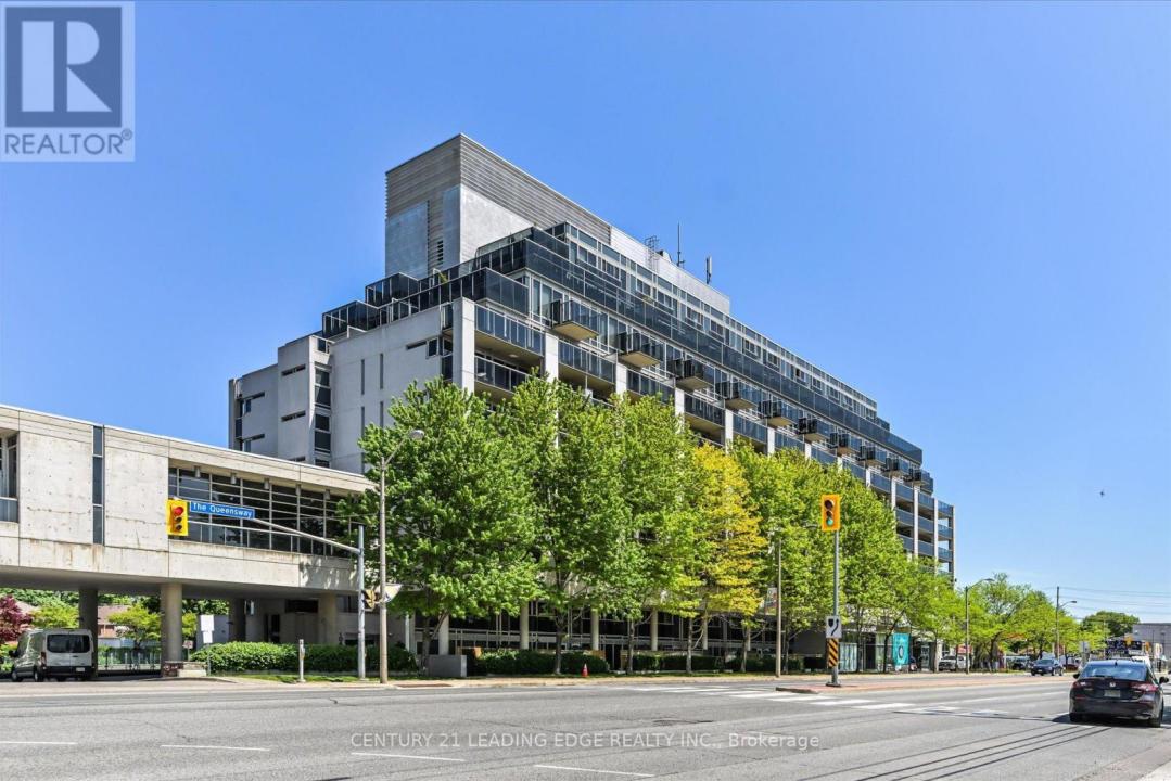 1040 THE QUEENSWAY, Toronto (islington-city Centre West), Ontario M8Z 0A7, Canada