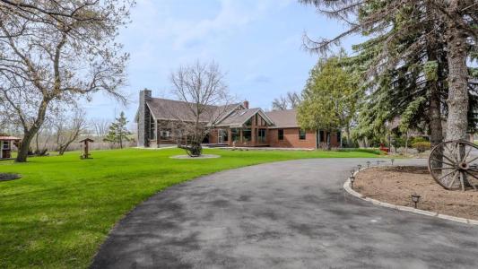 317 PTH 52 HIGHWAY WEST, Steinbach, Manitoba R5G 1M1, Canada