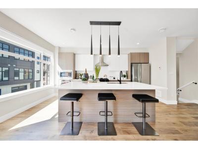 177 175A STREET, Surrey, British Columbia V3Z 1L1, Canada