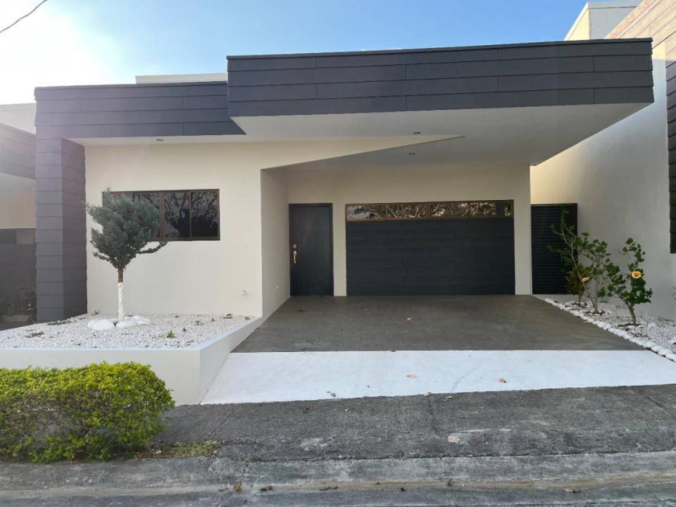 Condominio Vista del Valle 3QGQ+74W, Sabanilla Central, مبومالانجا 20107, كوستاريكا