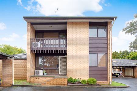 10/2 Whipbird Avenue, Ingleburn, NSW 2565, Australia