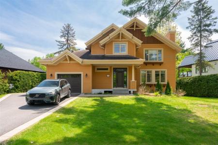 35  Rue de l'Anse, Beaupré, Quebec G0A 1E0, Canada
