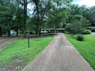 2308 Bluecutt RD, Columbus, Mississippi 39705, USA