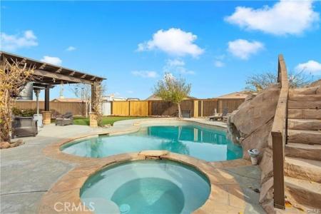 14377 Jeremiah, Adelanto, Californie 92301, États-Unis