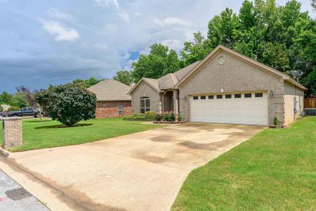 7051 E Ridge Drive, Sherwood, Arkansas 72120, USA
