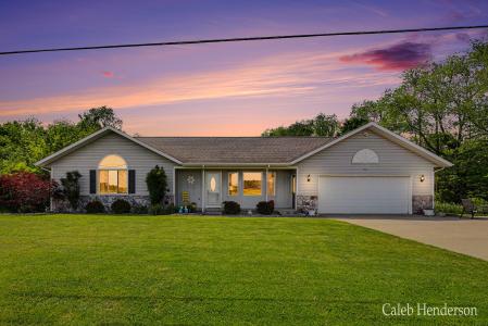 4444 2nd Street, Caledonia, Michigan 49316, USA