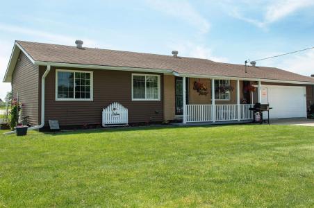 55 Bayou Drive, Nashua, Iowa 50658, USA