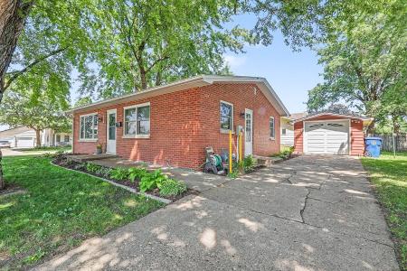 914 W 5th Street, Pella, Iowa 50219, USA