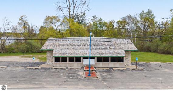 3520 N Woodruff Road, Weidman, Michigan 48893, États-Unis