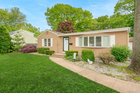 20 Amherst Street, Islip, NY 11751, USA
