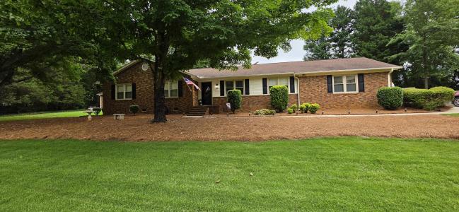 116 Sun Valley Drive, Boiling Springs, SC 29316, USA
