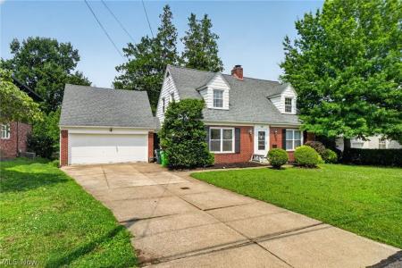683 E Ford Avenue, Barberton, Ohio 44203, Estados Unidos