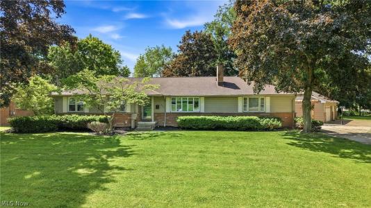 601 Murray Hill Drive, Youngstown, Ohio 44505, USA