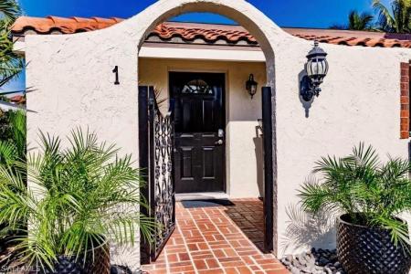 1455 Curlew AVE 1, NAPLES, Florida 34102, USA