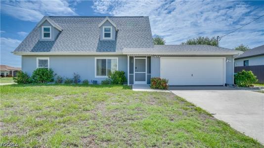 2010 NW 2nd Place, Cape Coral, Florida 33993, USA