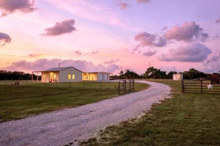 184 County Road 2484, Hico, Texas 76457, USA