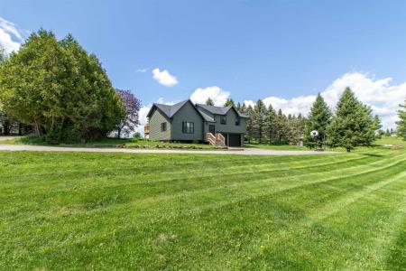 287 Lakeview Drive, Derby, Vermont 05829, USA