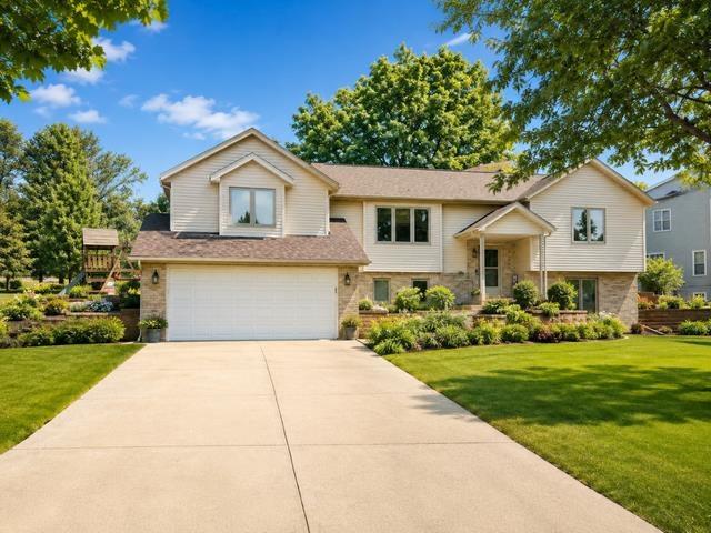 10864 Blue Mountain Avenue, Blue Mounds, Wisconsin 53517, USA