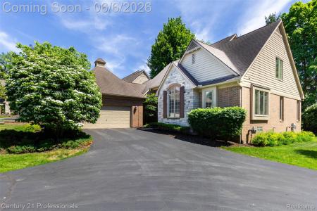 29401 Windmill Court, Farmington, Michigan 48334, USA