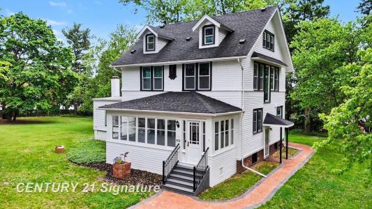 24025 Drake, Farmington, Michigan 48335, USA
