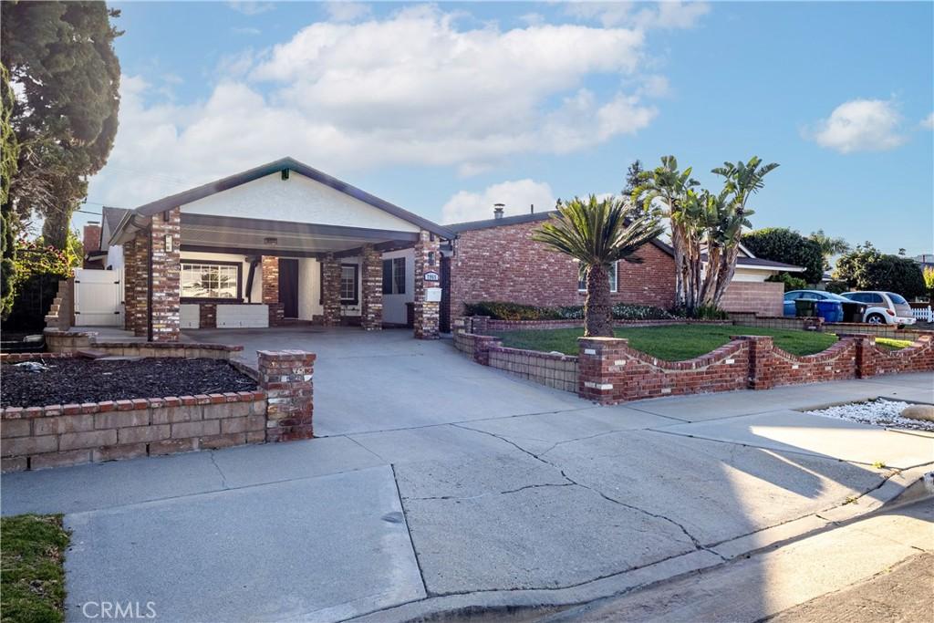 7965 Quimby Ave., West Hills, Kalifornia 91304, USA