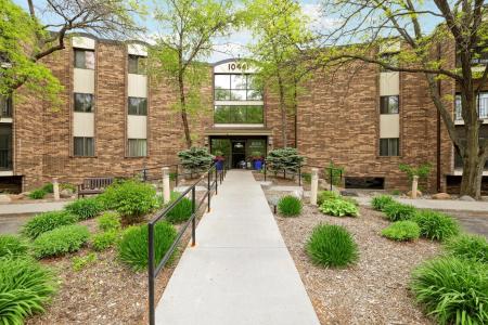 10441 Greenbrier Road , 311, Minnetonka, מינסוטה 55305, ארצות הברית של אמריקה