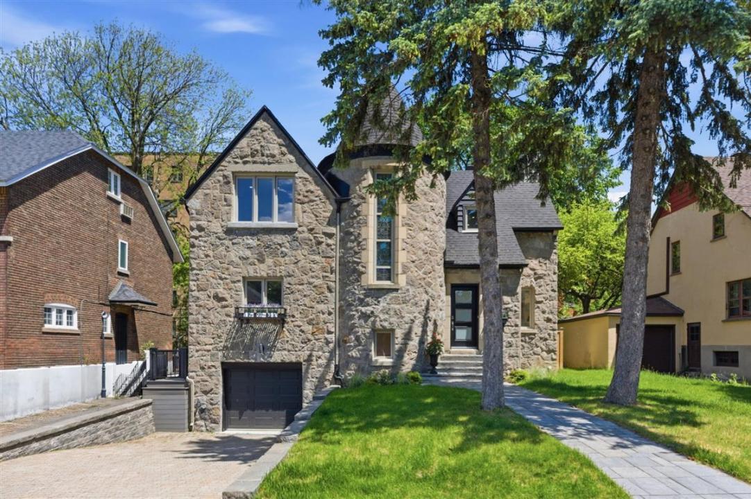 35 Rue Dufferin, Hampstead, Quebec H3X 2X7, Canada