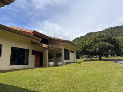  , Santa Ana Santa Ana, San José 00001, Costa Rica