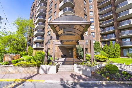 6980 Ch. de la Côte-St-Luc, Montréal (Côte-des-Neiges/Notre-Dame-de-Grâce), Quebec H4V 3A4, Kanada