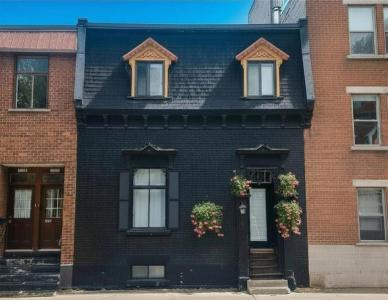 1597  Rue St-Christophe, Montréal (Ville-Marie), Quebec H2L 3W7, Kanada