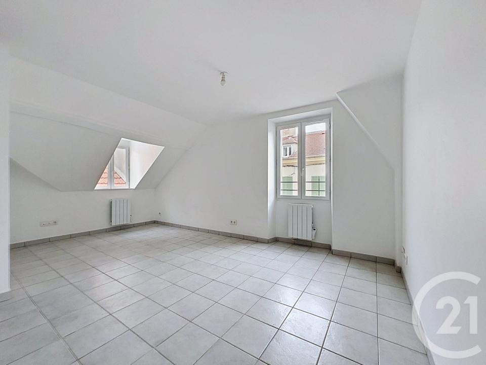 Melun, Île-de-France 77000, France