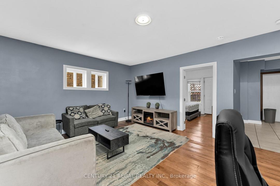 942 TECUMSEH ROAD E, Windsor, Ontario N8X 2S6, Canada