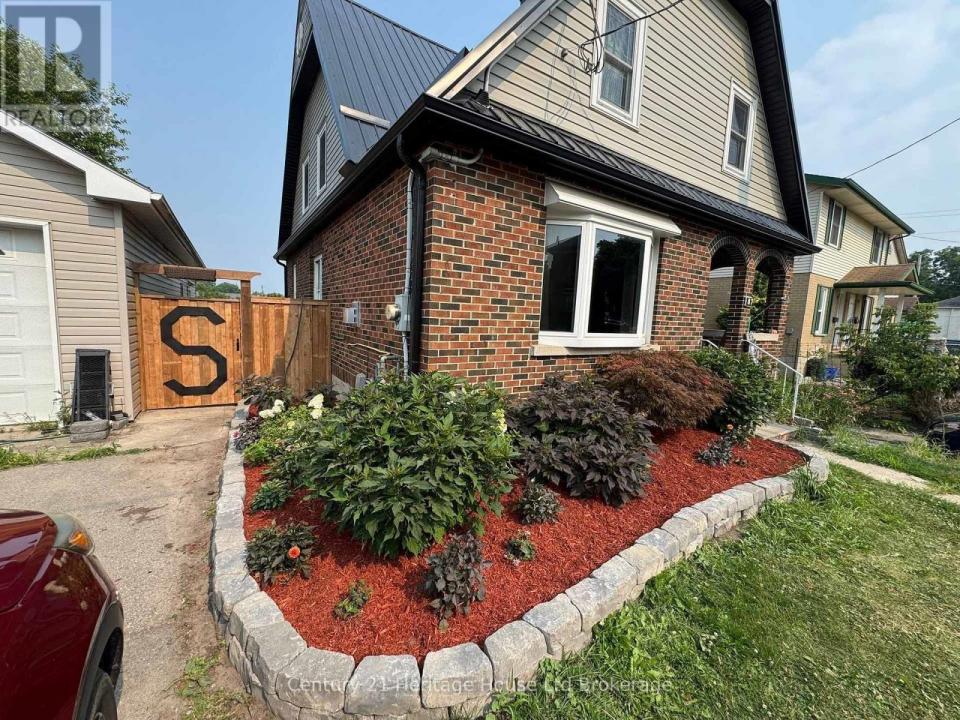 87 BAY STREET, Woodstock (woodstock - South), أونتاريو N4S 3K7, كندا