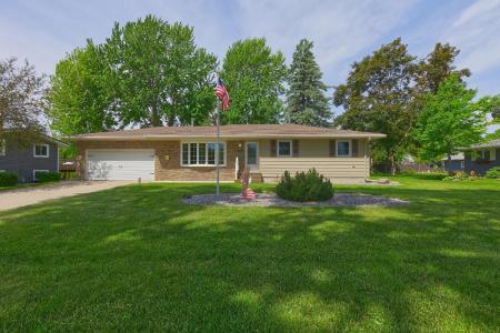 540 4th Street N, Winsted, Minnesota 55395, USA