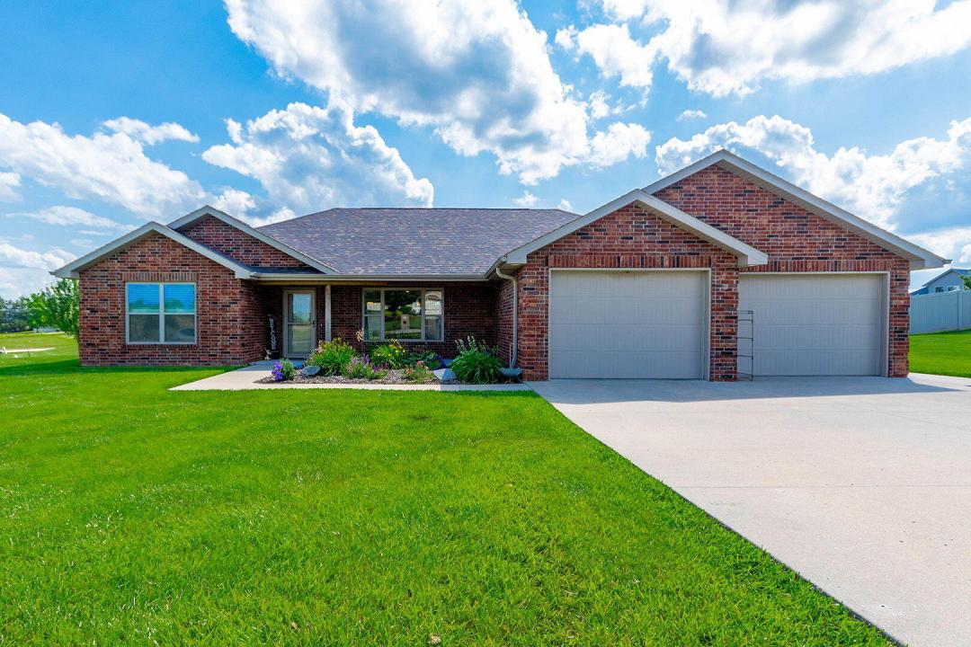 2406 USONIA, Holts Summit, Missouri 65043, USA