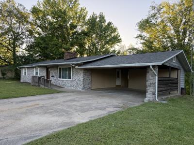 1612 Shomaker Drive, Murphysboro, Illinois 62966, USA