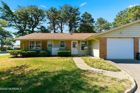 21 Cambridge Circle, Manchester, New Jersey 08759, USA
