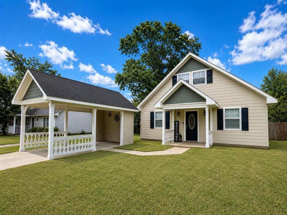 107 E Lee Street E, Leesville, Louisiane 71446, États-Unis