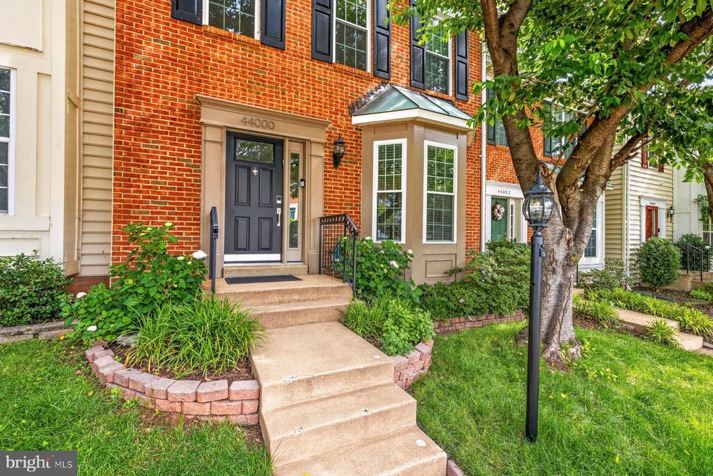 44000 Kings Arms Square, Ashburn, Virginia 20147, USA